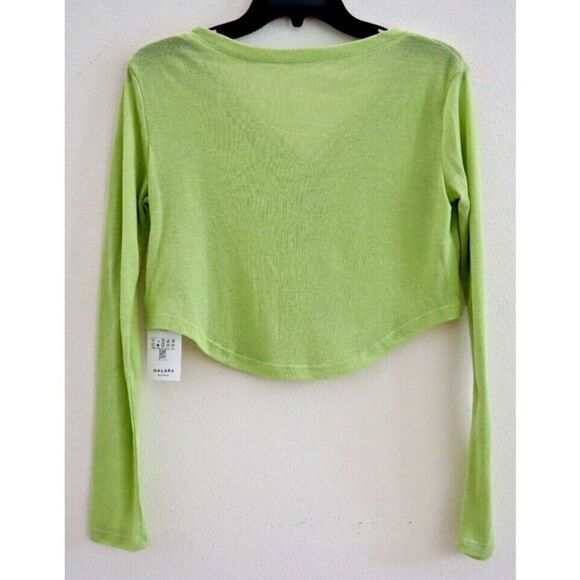 Halara Women's Sz S Reed Green V-Neck Button L/S Curved Hem Cropped Top - Picture 2 of 9